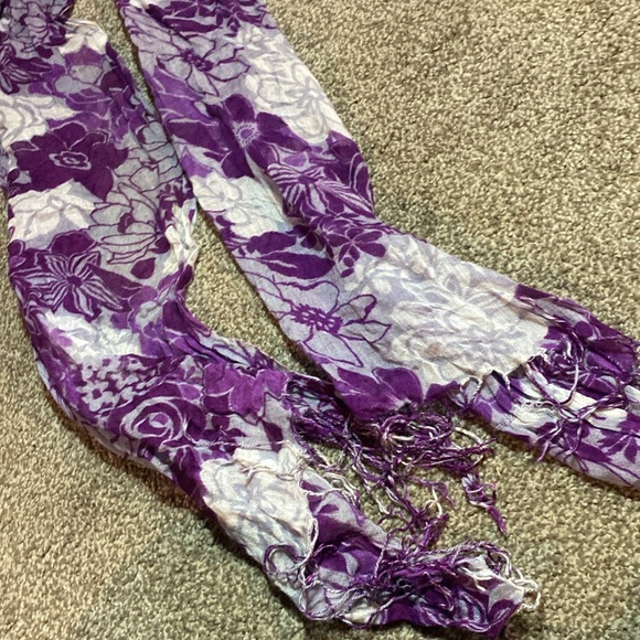 Bundle of three unique scarves - Picture 4 of 4